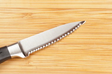 parlak metal bıçak
