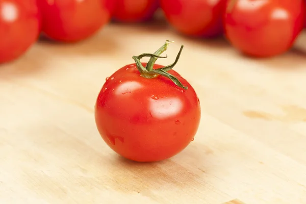 Ogranic 新鮮な完熟トマト — ストック写真