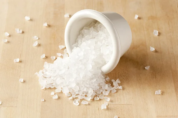 Чистая соль Белого моря для приготовления пищи — стоковое фото