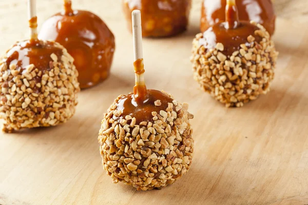 Homemade Taffy Apple with Peanuts — Stock Photo, Image