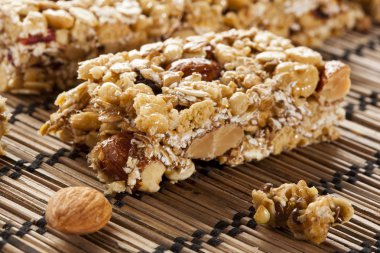 Organik Kuru üzüm ve badem granola bar