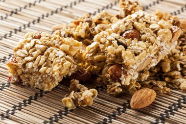 Organik Kuru üzüm ve badem granola bar