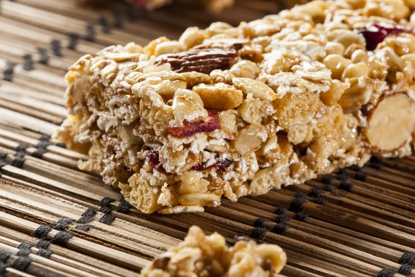 Amêndoa orgânica e Raisin Granola Bar — Fotografia de Stock