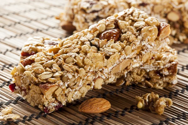 Amêndoa orgânica e Raisin Granola Bar — Fotografia de Stock