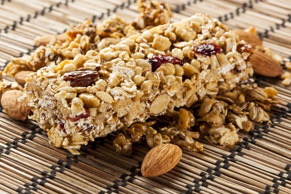 Organik Kuru üzüm ve badem granola bar