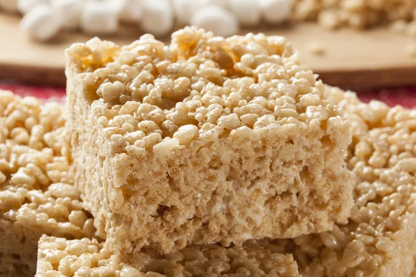 Marshmallow crispy rice behandla — Stockfoto