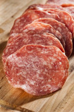 taze organik salam kesme