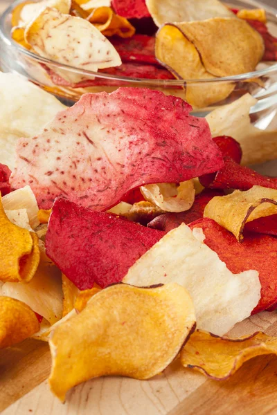 Fresh Cut Organic Vegetable Chips — Stock Photo, Image