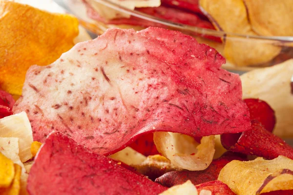 Fresh Cut Organic Vegetable Chips — Stock Photo, Image