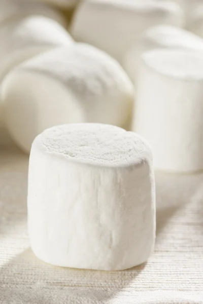 Delicious White Fluffy Round Marshmallows — Stock Photo, Image