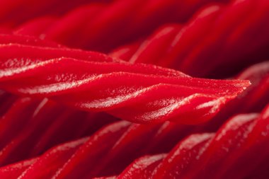 parlak kırmızı meyan şeker