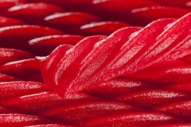 parlak kırmızı meyan şeker