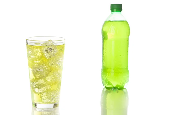 Πράσινη ενέργεια ποτό σόδα — Φωτογραφία Αρχείου