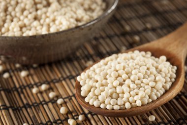 Organik çiğ Ortadoğu kuskus