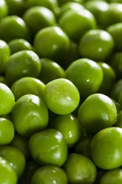 Ervilhas cozidas orgânicas verdes frescas — Fotografia de Stock