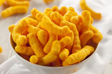 sağlıksız turuncu kabarık Peynirli cips