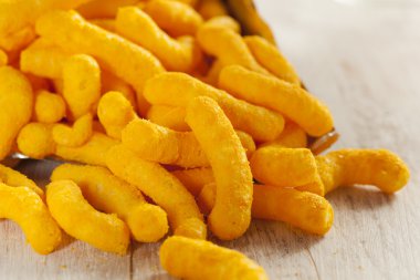 sağlıksız turuncu kabarık Peynirli cips