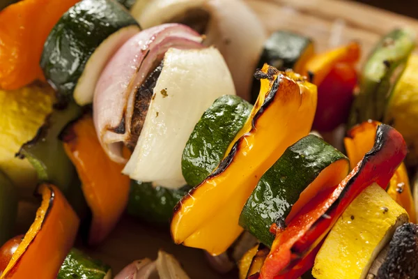 Organische gegrilde plantaardige shish kebab — Stockfoto