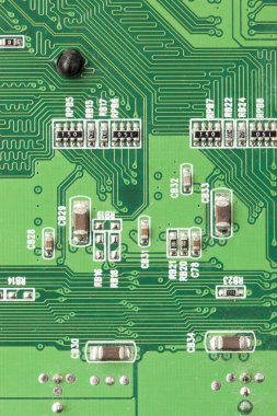 Yeşil elektrik devre kartı mikroçipler ve transistör