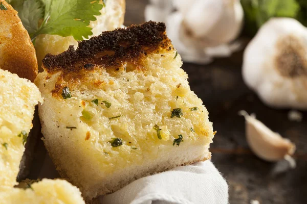 Pane all'aglio croccante fatto in casa — Foto Stock
