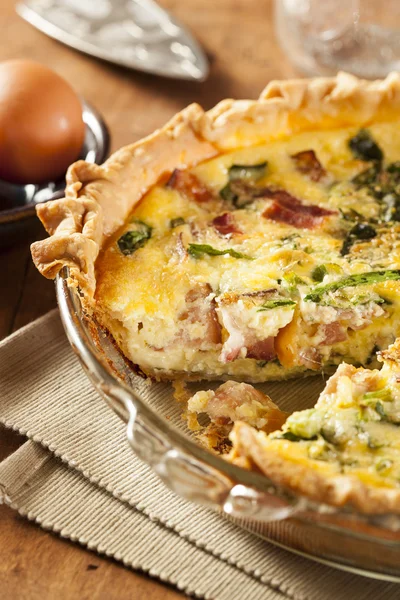 Homemade Spinach and Bacon Egg Quiche — Stock Photo, Image
