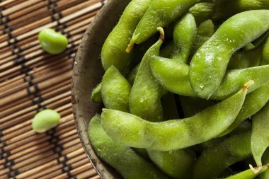 deniz tuzu ile yeşil organik edamame