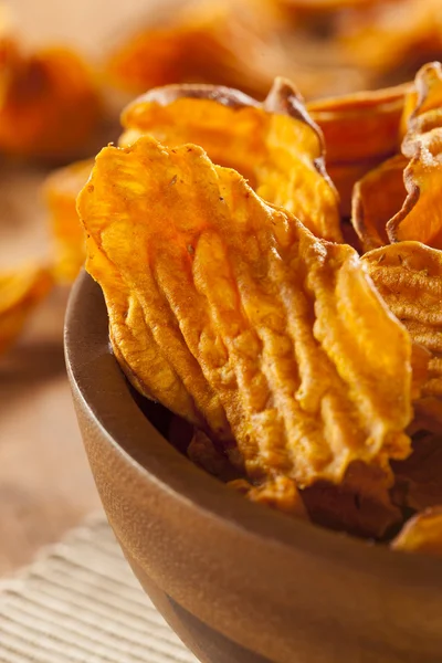 Krokante oranje zoete aardappels, chips — Stockfoto