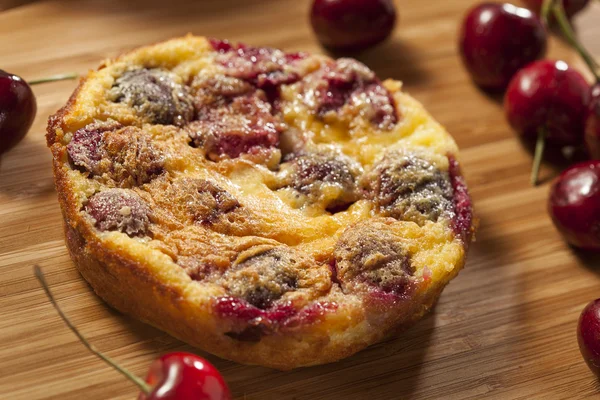 Органический вишневый пирог — стоковое фото