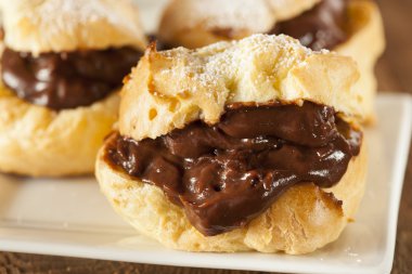 ev yapımı çikolata kremalı pasta