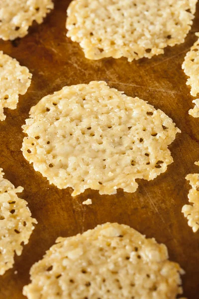 Parmigiano al forno fatto in casa croccante — Foto Stock