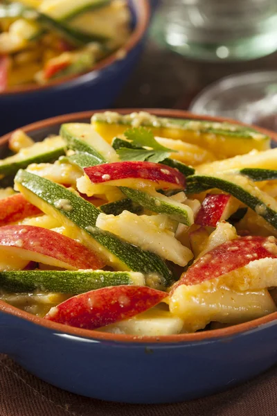 유기 야채와 과일 샐러드 — 스톡 사진
