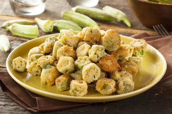 Organische zelfgemaakte gebakken groene okra — Stockfoto