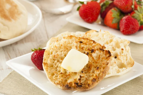 Organic Whole Wheat English Muffins — Stock Photo, Image