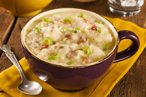 Zuppa di patate cremosa fatta in casa — Foto Stock