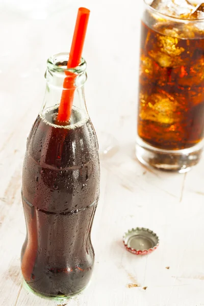 Освіжаючий Ice Cold Soda Pop — стокове фото