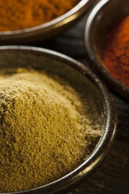 Organik gurme sıcak yerde baharatlar