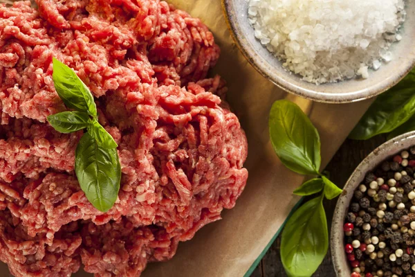 Organic Raw Grass Fed Ground Beef — Stock Photo, Image