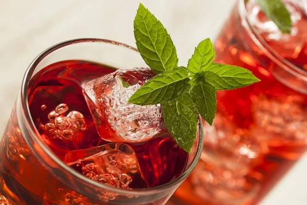 Chá gelado refrescante da cereja Hibiscus — Fotografia de Stock