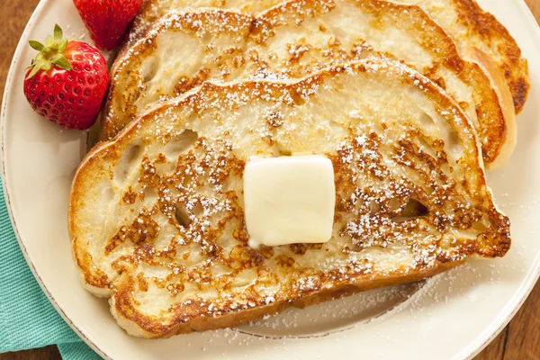 ev yapımı yumurtalı ekmek tereyağı ile