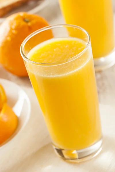 Jus d'orange bio rafraîchissant — Photo