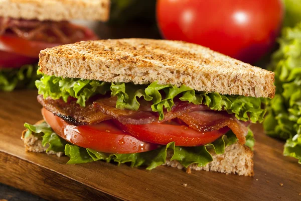 Čerstvé domácí blt sendvič — Stock fotografie