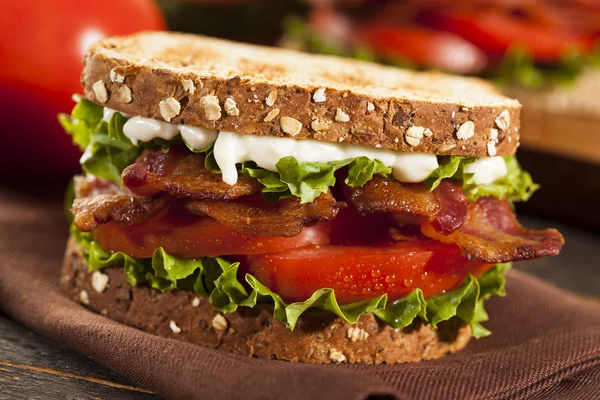 Sandwich de BLT casero fresco —  Fotos de Stock