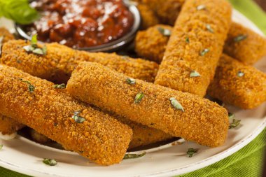 ev yapımı kızarmış mozzarella çubuğu