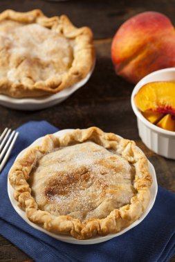 Mini şeftalili pasta tatlı