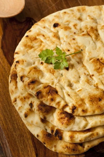 Hecho en casa indio naan flatbread — Foto de Stock