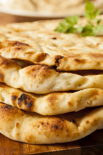 Hausgemachtes indisches Naan Fladenbrot — Stockfoto