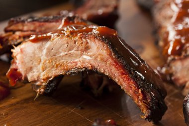 Barbekü domuz eti yedek kaburga füme