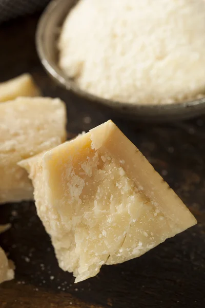 Formaggio di parmigiano biologico gourmet — Foto Stock