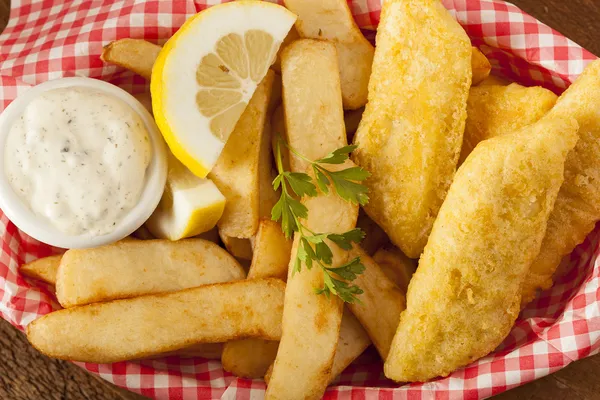 Poisson et chips traditionnels — Photo