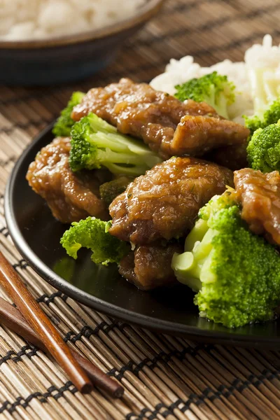 Carne asiática caseira e brócolis — Fotografia de Stock